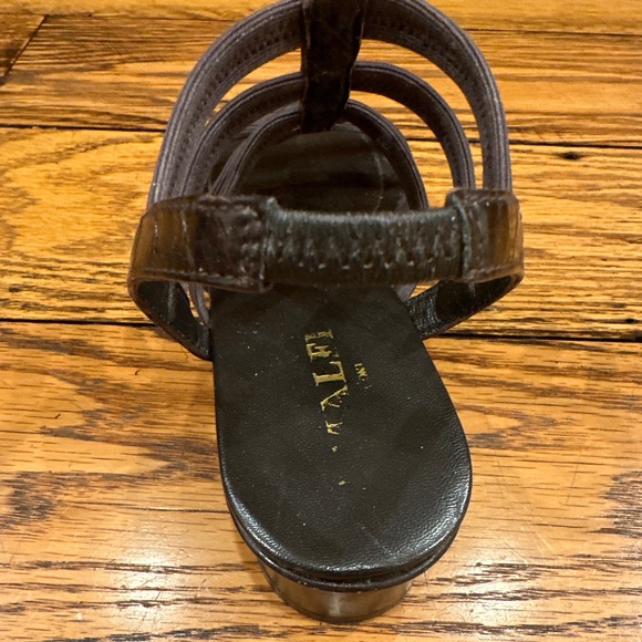 AMALFI BY RANGONI WOMENS BROWN SANDALS WITH 1 1/2 INCH BLOCK HEEL - Picture 8 of 8